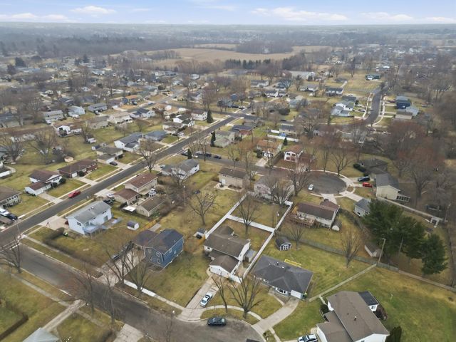 1110 W 72nd Circle, Merrillville, IN 46410