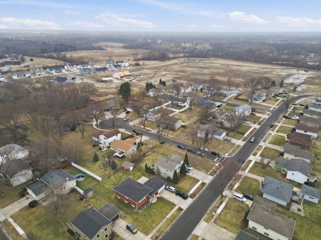 1110 W 72nd Circle, Merrillville, IN 46410