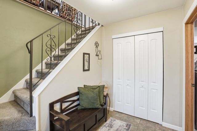 1110 W 72nd Circle, Merrillville, IN 46410