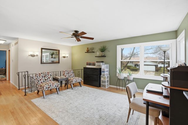 1110 W 72nd Circle, Merrillville, IN 46410