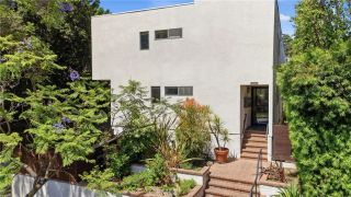 2147 N Beachwood 4, Los Angeles, CA 90068