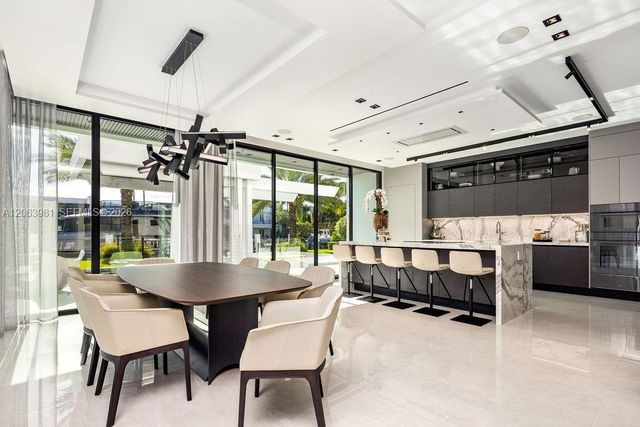 725 Poinciana Drive, Fort Lauderdale, FL 33301