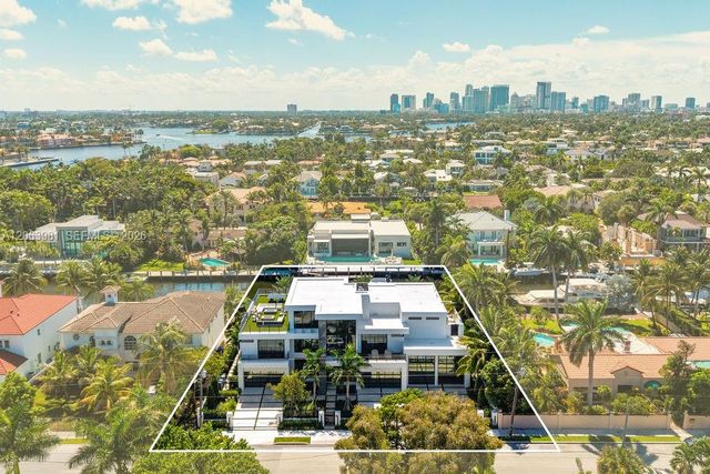 725 Poinciana Drive, Fort Lauderdale, FL 33301