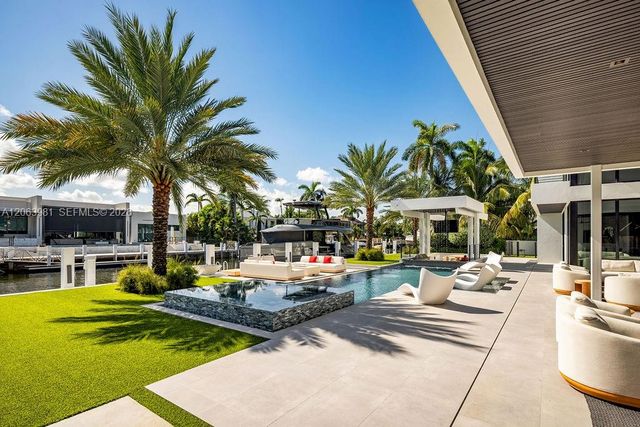725 Poinciana Drive, Fort Lauderdale, FL 33301