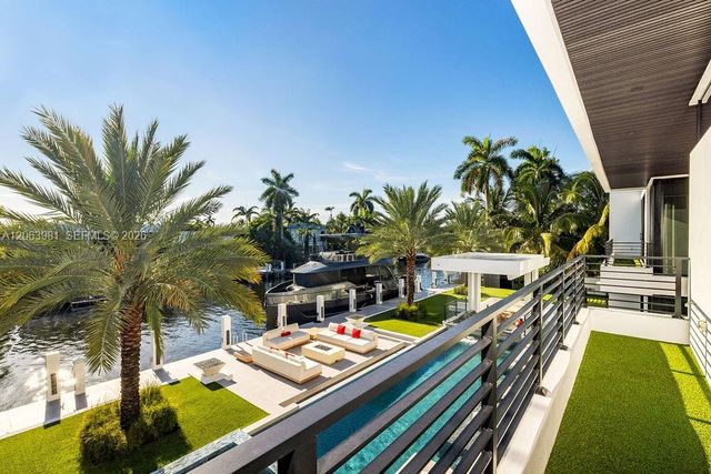 725 Poinciana Drive, Fort Lauderdale, FL 33301