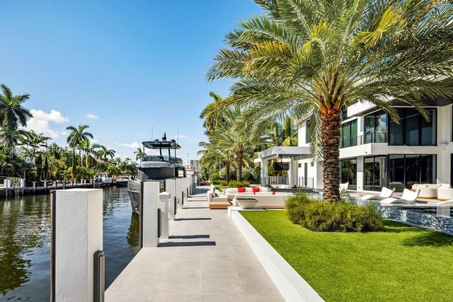 725 Poinciana Drive, Fort Lauderdale, FL 33301