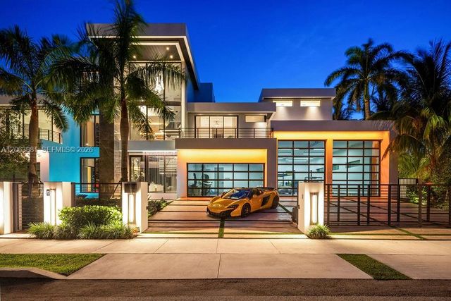 725 Poinciana Drive, Fort Lauderdale, FL 33301