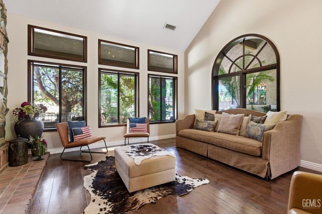 15125 San Domingo Place, Bakersfield, CA 93306