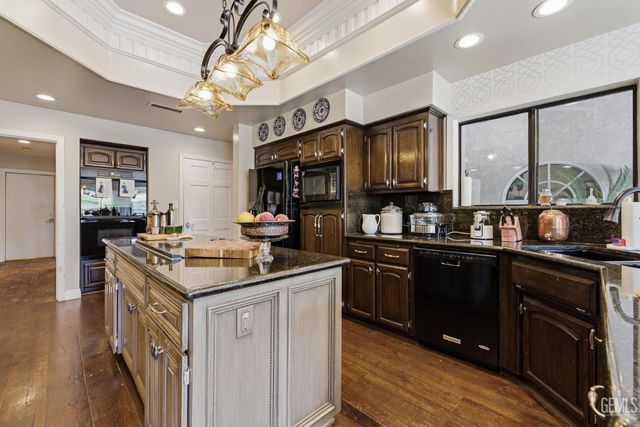 15125 San Domingo Place, Bakersfield, CA 93306