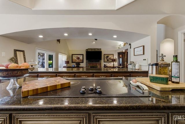 15125 San Domingo Place, Bakersfield, CA 93306