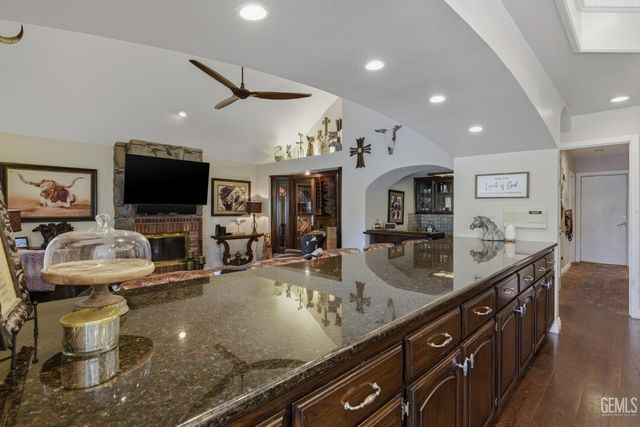 15125 San Domingo Place, Bakersfield, CA 93306