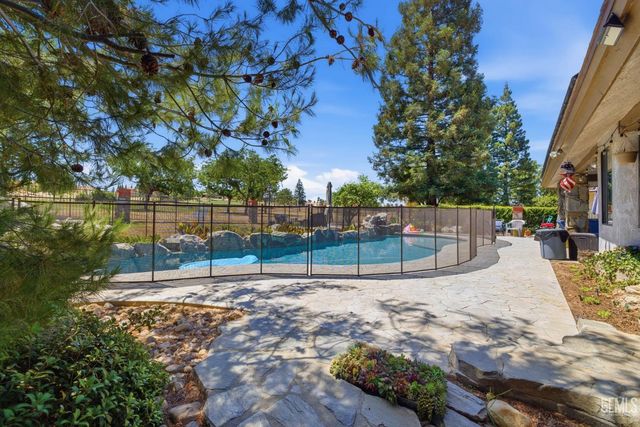 15125 San Domingo Place, Bakersfield, CA 93306