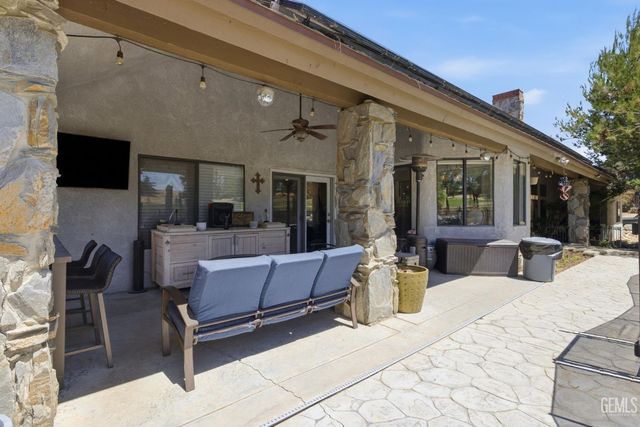 15125 San Domingo Place, Bakersfield, CA 93306