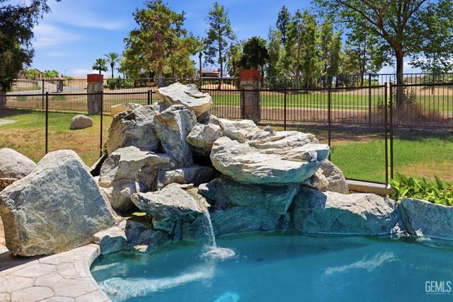 15125 San Domingo Place, Bakersfield, CA 93306