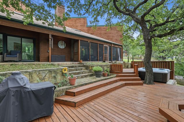 122 Brookdale Drive, Highland Village, TX 75077