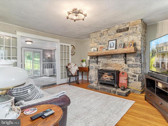 11774 BACK RD, Toms Brook, VA 22660