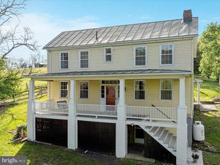 11774 BACK RD, Toms Brook, VA 22660