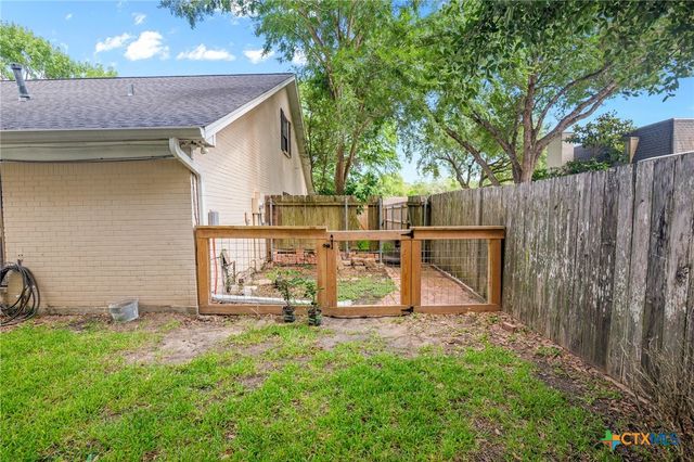 407 Pasadena Drive, Victoria, TX 77904