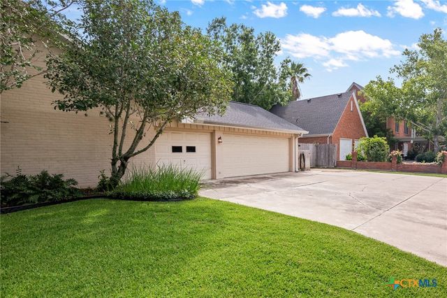 407 Pasadena Drive, Victoria, TX 77904