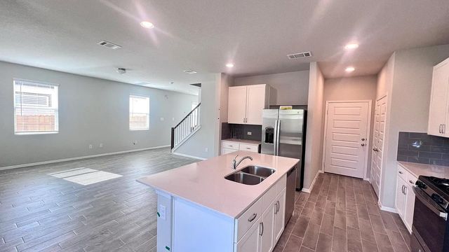 5224 Lomasso DR, Austin, TX 78747