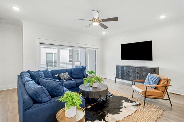 208 N 9th St Apt 3, Nashville, TN 37206