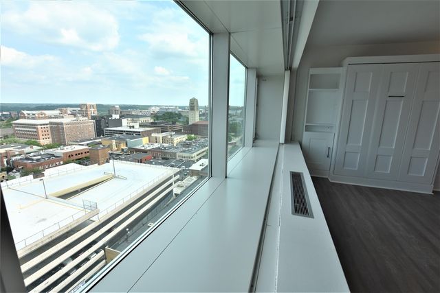 555 E William Street 17H, Ann Arbor, MI 48104