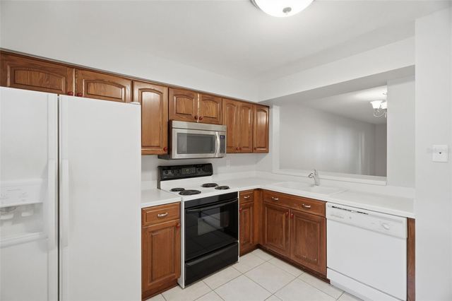 3399 MERMOOR DRIVE 105, Palm Harbor, FL 34685