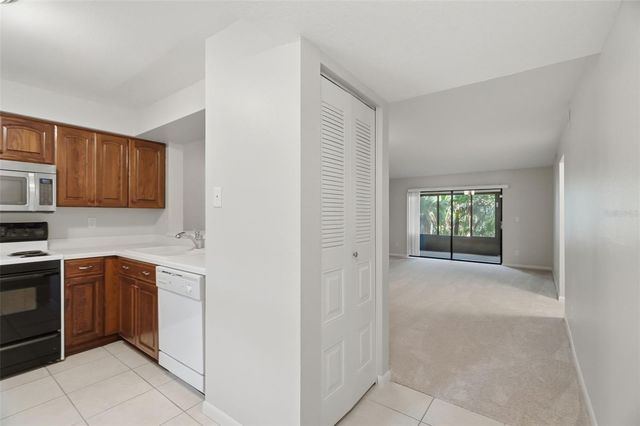 3399 MERMOOR DRIVE 105, Palm Harbor, FL 34685