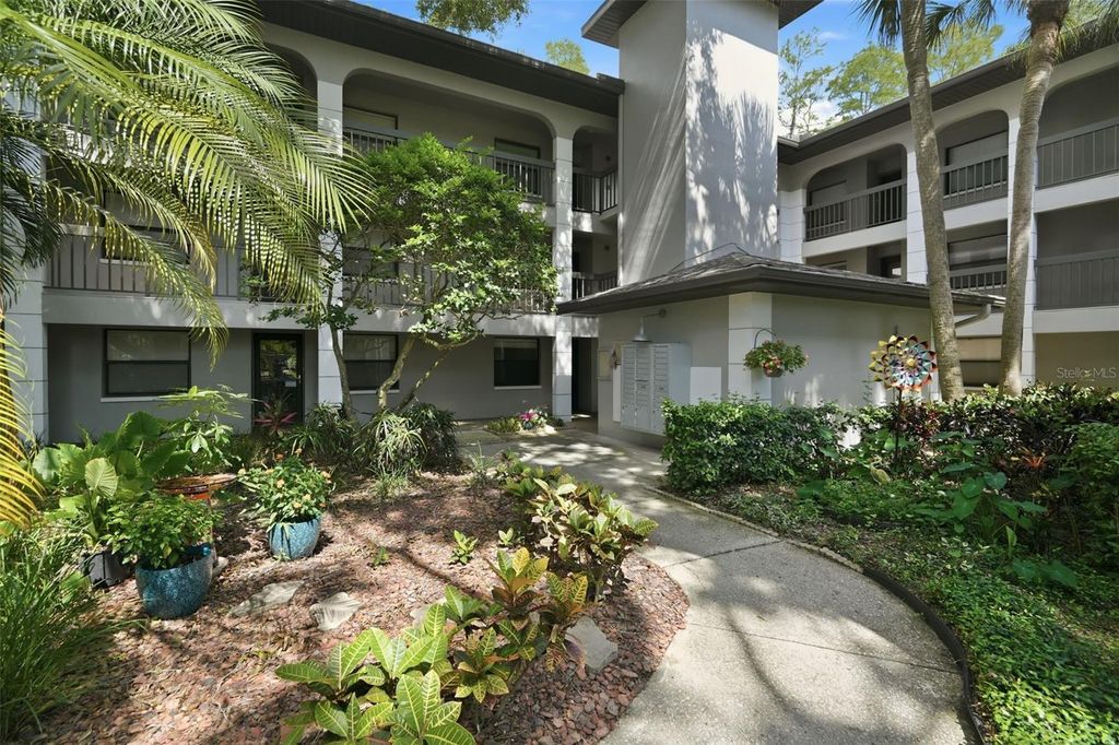 3399 MERMOOR DRIVE 105, Palm Harbor, FL 34685