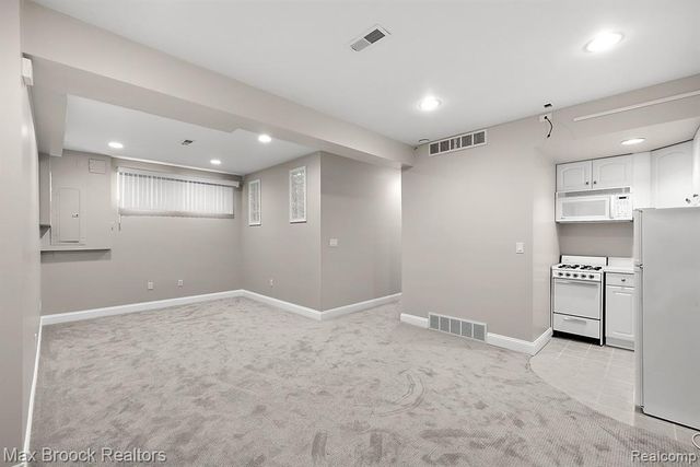 1489 Holland Street, Birmingham, MI 48009