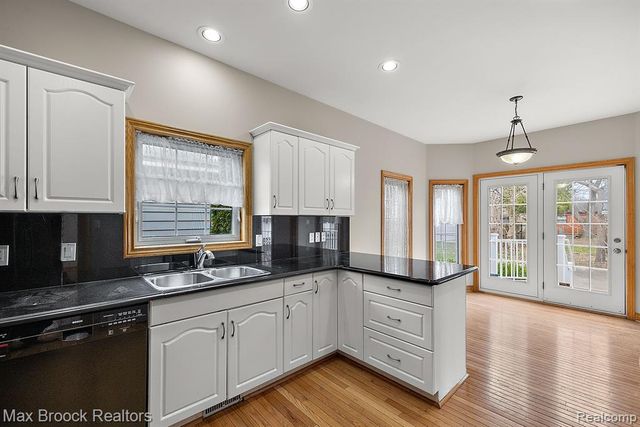 1489 Holland Street, Birmingham, MI 48009