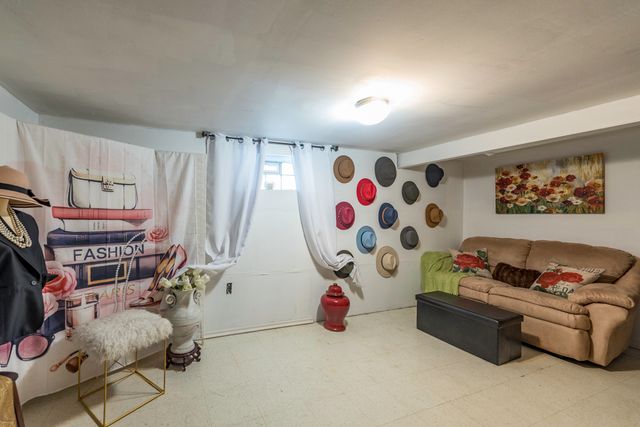 1111 N Berwick Boulevard, Waukegan, IL 60085