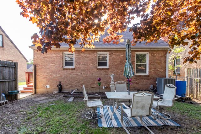1111 N Berwick Boulevard, Waukegan, IL 60085