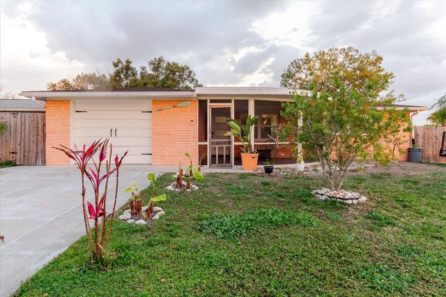 2704 LAWN PLACE, Holiday, FL 34691