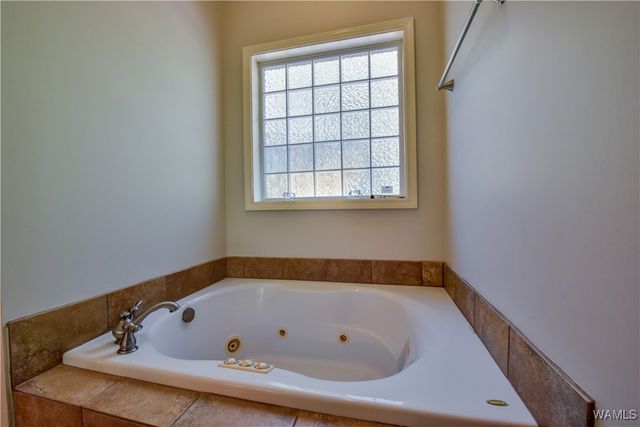 15986 Riverbend, Moundville, AL 35474