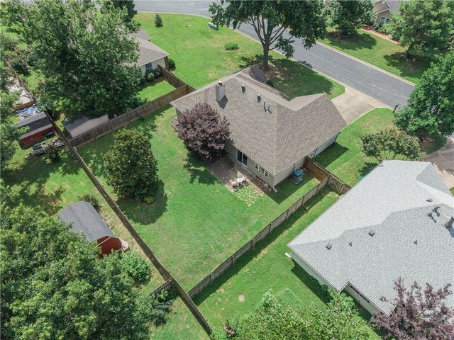 29 Ivy Circle, Bentonville, AR 72712