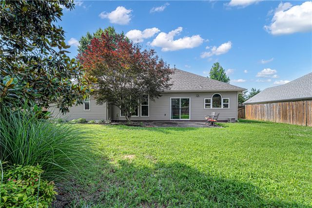 29 Ivy Circle, Bentonville, AR 72712