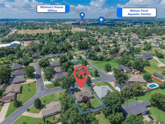 29 Ivy Circle, Bentonville, AR 72712