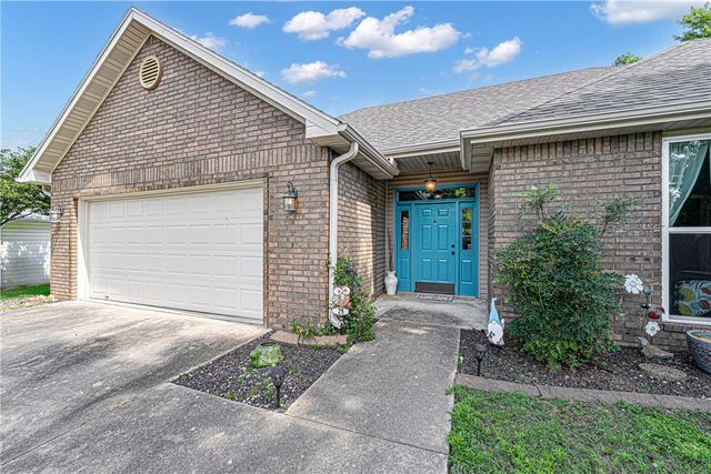 29 Ivy Circle, Bentonville, AR 72712