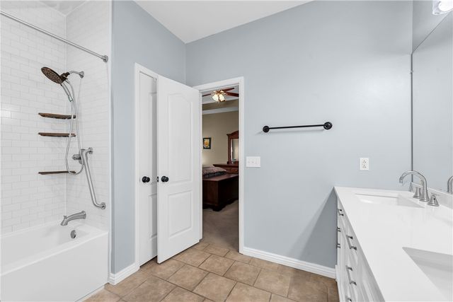 29 Ivy Circle, Bentonville, AR 72712