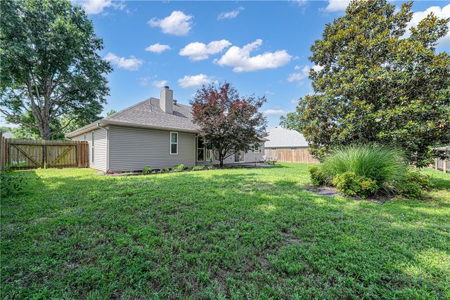 29 Ivy Circle, Bentonville, AR 72712