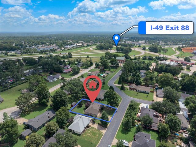 29 Ivy Circle, Bentonville, AR 72712