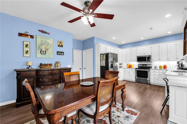 29 Ivy Circle, Bentonville, AR 72712