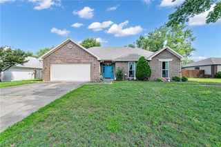 29 Ivy Circle, Bentonville, AR 72712