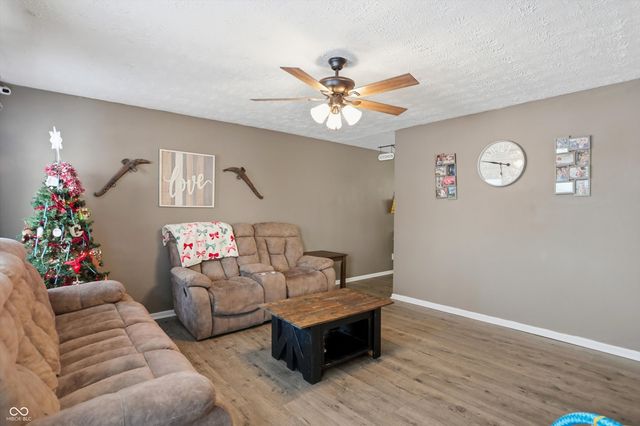 1860 Churchill Road, Franklin, IN 46131