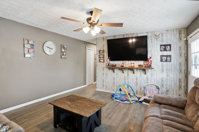 1860 Churchill Road, Franklin, IN 46131