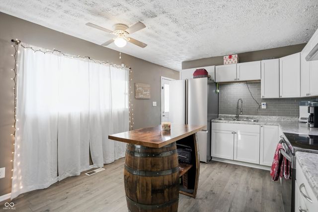 1860 Churchill Road, Franklin, IN 46131