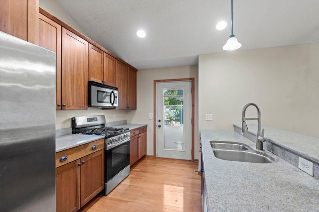 1158 Summit Avenue, Mahtomedi, MN 55115