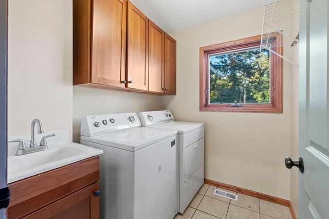 1158 Summit Avenue, Mahtomedi, MN 55115