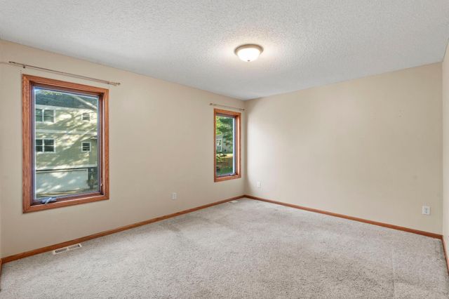 1158 Summit Avenue, Mahtomedi, MN 55115